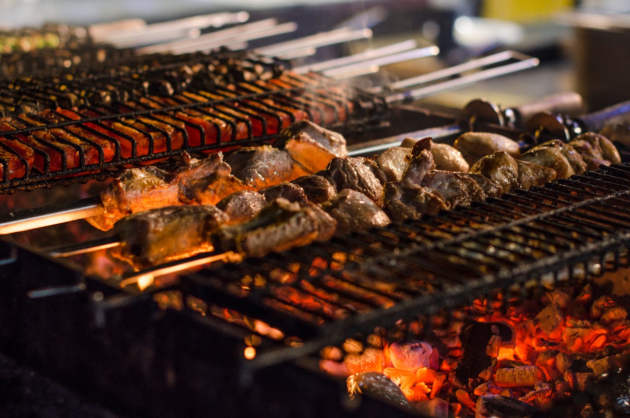 Gemischte Fleischspieße vom Grill