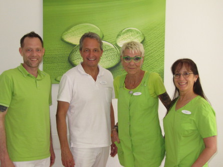 Das Praxisteam: Dr. med. Andreas Krämer, Gabriele Wysk, Daniela Fritz, Theresa Krämer
