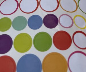Bunte Kreise auf einer Fläche